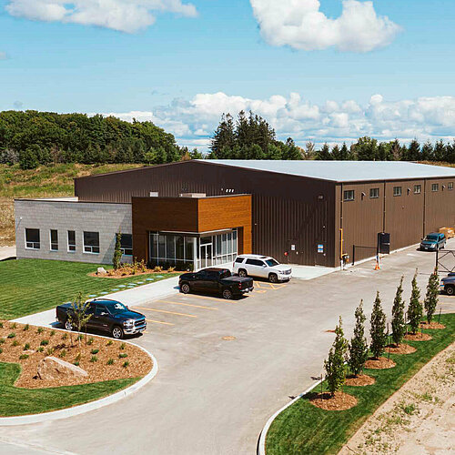 Seit der Nutzung von Compass Software hat das Unternehmen die Werkstatt erweitert, mehr Personal eingestellt und die Fertigungsmenge verdreifacht