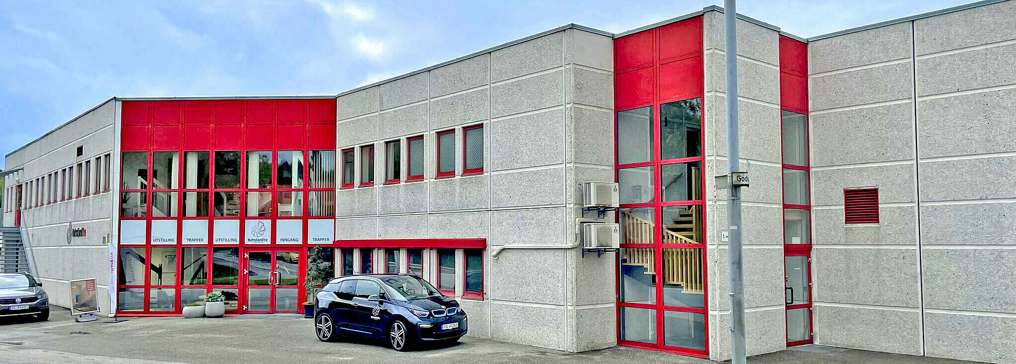  Der norwegische Treppenhersteller Hafrsfjord setzt ein automatisches Lagersystem mit angeschlossener Nestingmaschine ein.